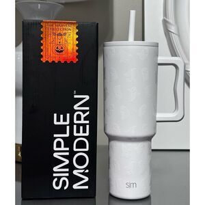 Simple Modern Halloween White Ghost 40oz Trek Tumbler